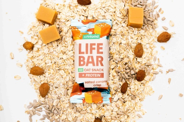 Barre protéinée crispy Lifebar à l'avoine gout caramel sale oat snack bio sans gluten