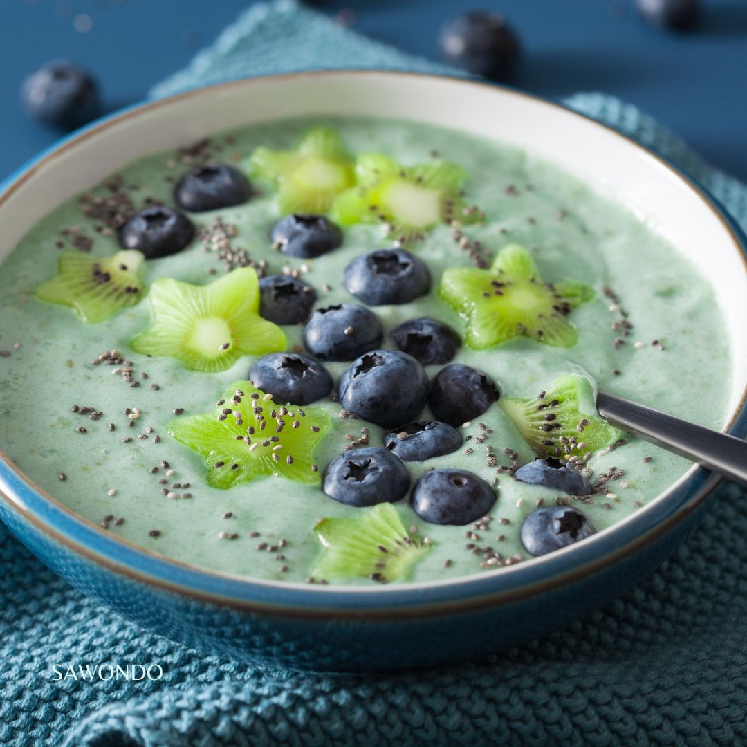 Smoothie bowl à la spiruline bio en microgranules Flamant Vert